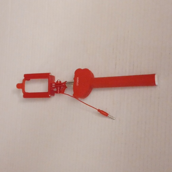 4/$40 New KitKat Selfie Stick - Picture 4 of 4